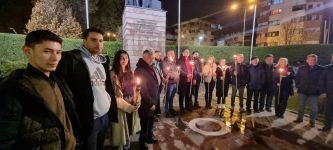 CHP’Lİ GENÇLERDEN ATANIN HUZURUNDA GECE NÖBETİ