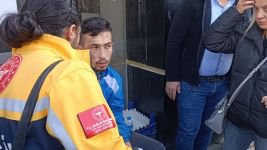 DİREKSİYONDA RAHATSIZLANARAK KAZA YAPTI