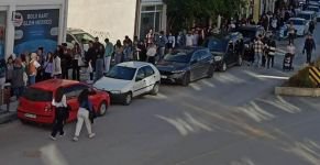 GENÇLER TANJU ABİLERİNDEN YARDIM İSTEDİ