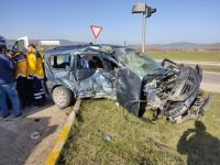 KAVŞAKTA ÖLÜMDEN DÖNDÜLER