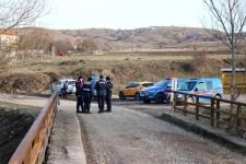 KOCASINI ÖLDÜRÜP DEREYE ATMIŞ