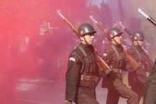 KOMANDOLAR CADDEYİ İNLETTİ