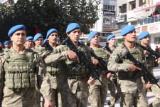 KOMANDOLAR CADDEYİ İNLETTİ