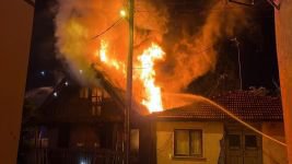 METRUK BİNA ALEV ALEV YANDI