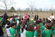 MİNİKLERLE FİDAN DİKTİ