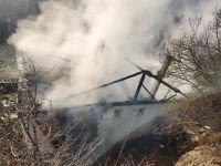 TEK KATLI EV KÜLE DÖNDÜ