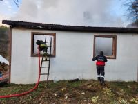 TEK KATLI EV KÜLE DÖNDÜ