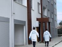YENGESİNİ BIÇAKLADI BALKONDAN ATLADI