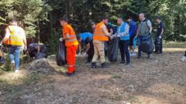 3 KİLOMETREDE 90 POŞET ÇÖP TOPLANDI