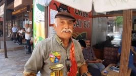 68 YAŞINDA AMA OYNAMADAN DURAMIYOR...