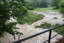 ABANT YOLUNDA DERELER TAŞTI... AMAN DİKKAT!