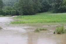 ABANT YOLUNDA DERELER TAŞTI... AMAN DİKKAT!