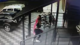 BOLU'DA 2 KADIN KEŞİF YAPTIĞI APARTMANDAN AYAKKABI ÇALDI