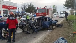 BOLU'DA FECİ KAZA... TOFAŞ MARKA ARAÇ PARAMPARÇA OLDU... 1 ÖLÜ