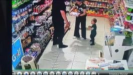 BOLU'DA MARKETTE YARAMAZ KARDEŞLERİN GÜLÜMSETEN ANLARI
