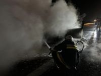 BOLU'DA OTOMOBİL BİR ANDA ALEV ALDI...