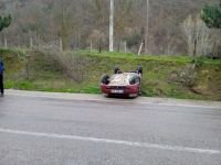 BOLU'DA YOLDAN ÇIKTI, TAKLA ATTI...