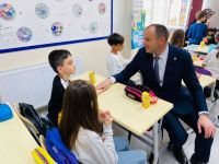 İSMAİL AKGÜL ÇOCUKLARLA ÇOCUK OLDU...