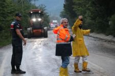 DERELER TAŞTI, YOLLAR KAPANDI