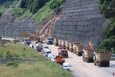 DEVLET TÜM İMKANLARIYLA ÇALIŞIYOR...