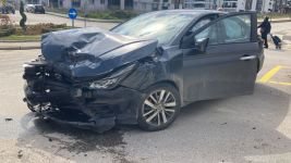 DÖNEL KAVŞAKTA BİRBİRLERİYLE ÇARPIŞTILAR...
