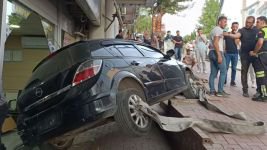 EL FRENİNİ ÇEKMEYİ UNUTTU ORTALIK KARIŞTI...