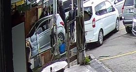 YUMRUKLAR HAVADA UÇUŞTU...ORTALIK KARIŞTI... 1 YARALI