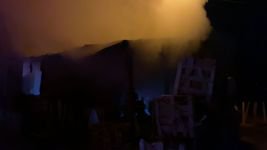 GECE SAATLERİNDE GÖKYÜZÜNÜ DUMANLAR SARDI... BOLU'DA KORKUTAN YANGIN...
