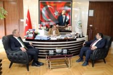 İYİ PARTİ HEYETİ BAŞKAN ÖZCAN'I ZİYARET ETTİ