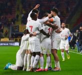 İZMİR’DE 3 PUAN KAÇTI