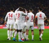 İZMİR’DE 3 PUAN KAÇTI