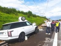 LÜKS CİPE ÇARPAN OTOMOBİL TERS DÖNDÜ.... 3 KİŞİ YARALANDI