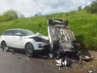 LÜKS CİPE ÇARPAN OTOMOBİL TERS DÖNDÜ.... 3 KİŞİ YARALANDI