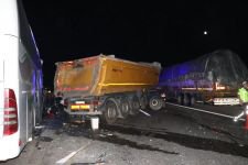 OTOYOLUN BOLU GEÇİŞİNDE CAN PAZARI... 18 YARALI