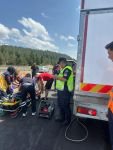 OTOYOLUN BOLU GEÇİŞİNDE KAMYONET, TIRIN DORSESİNE OK GİBİ SAPLANDI: 1 YARALI