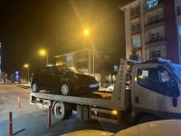 PARK HALİNDEKİ OTOMOBİLE ÇARPTI, OLAY YERİNDEN KAÇMAYA ÇALIŞTI