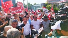 TANJU ÖZCAN GENEL MERKEZE ULAŞTI