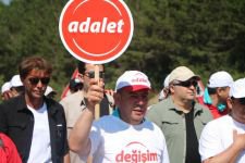 TANJU ÖZCAN'IN YÜRÜYÜŞÜ DEVAM EDİYOR...
