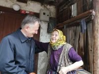 YAŞAR YÜCEER KÖY KÖY GEZİYOR