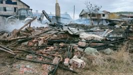 YAYLADA AHŞAP EVLER ALEV ALEV YANDI