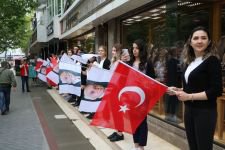 YÜZLERCE KİŞİ İZZET BAYSAL İÇİN YÜRÜDÜ