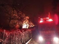 3 KATLI AHŞAP EV KÜLE DÖNDÜ