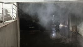 APARTMAN GARAJINDA YANGIN ÇIKTI: 2 ARAÇ YANDI, MAHSUR KALAN 8 KİŞİ KURTARILDI