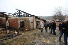 BAŞKAN ÖZCAN’DAN YANGINZEDE AİLEYE GEÇMİŞ OLSUN ZİYARETİ