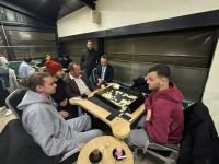 BAŞKAN XL CAFE'DE GENÇLERLE STRES ATTI