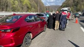 BAYRAM TRAFİĞİNDE 5 ARAÇ ÇARPIŞTI: 3 YARALI