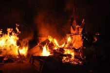 BOLU'DA ALEVLİ GECE… BİR AİLENİN HER ŞEYİ YANDI