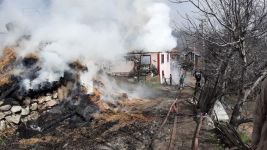 BOLU'DA BÜYÜK YANGIN... 3 EV KÜLE DÖNDÜ...