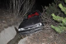 BOLU'DA KONTROLDEN ÇIKAN OTOMOBİL SU KANALINA UÇTU...