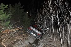 BOLU'DA KONTROLDEN ÇIKAN OTOMOBİL SU KANALINA UÇTU...